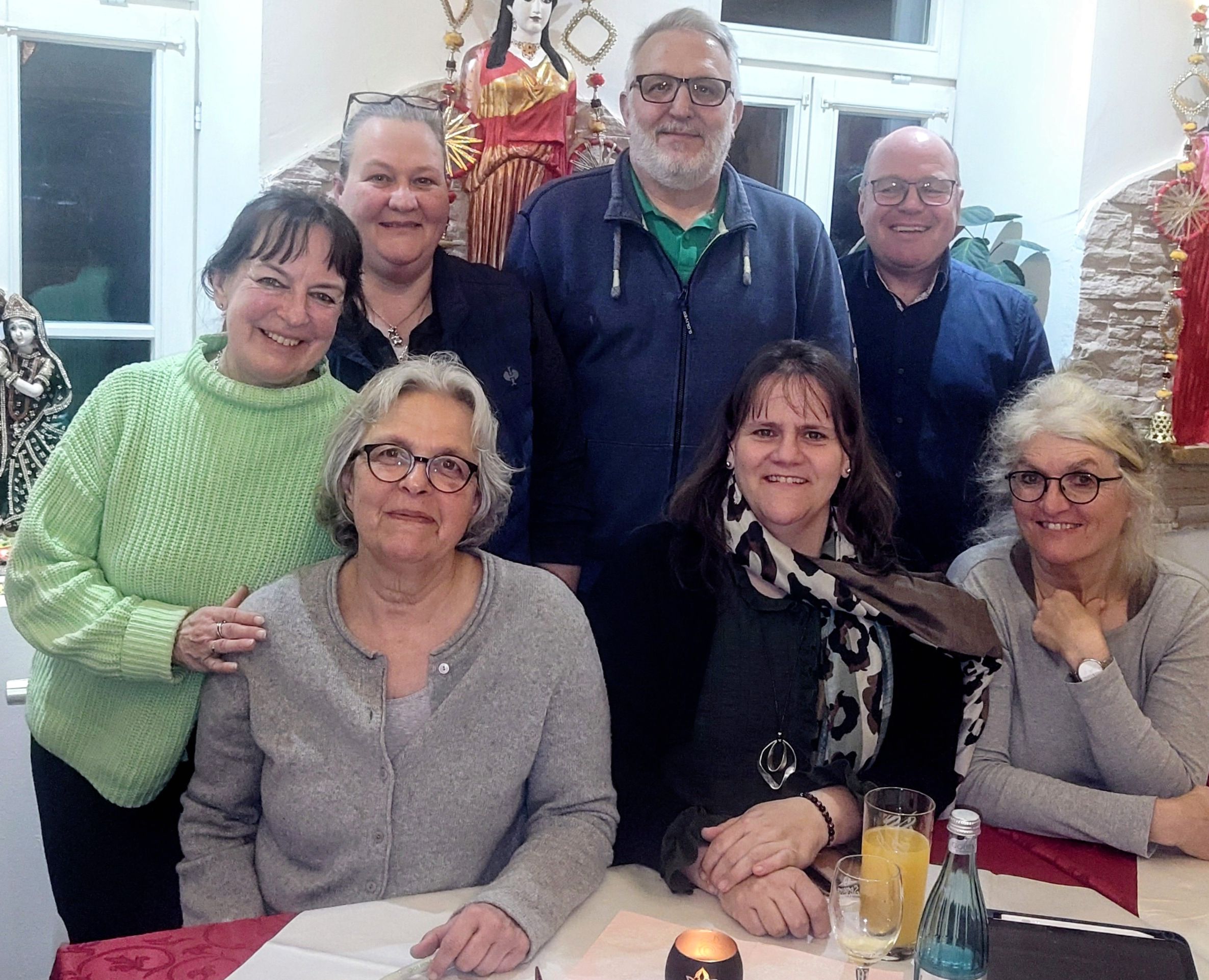 Sie setzen sich für eine bessere Pflege im Landkreis ein: (hinten v.l.) Christine Klein, Jutta Schlowak, Michael Wildemann, Marcus Schuck, (vorne v.l.) Sabine Zuber, Anja Kirchschlager und Elke Ball. Auf dem Foto fehlen Prinzessin Stephanie zu Löwenstein und Sabrina Back.